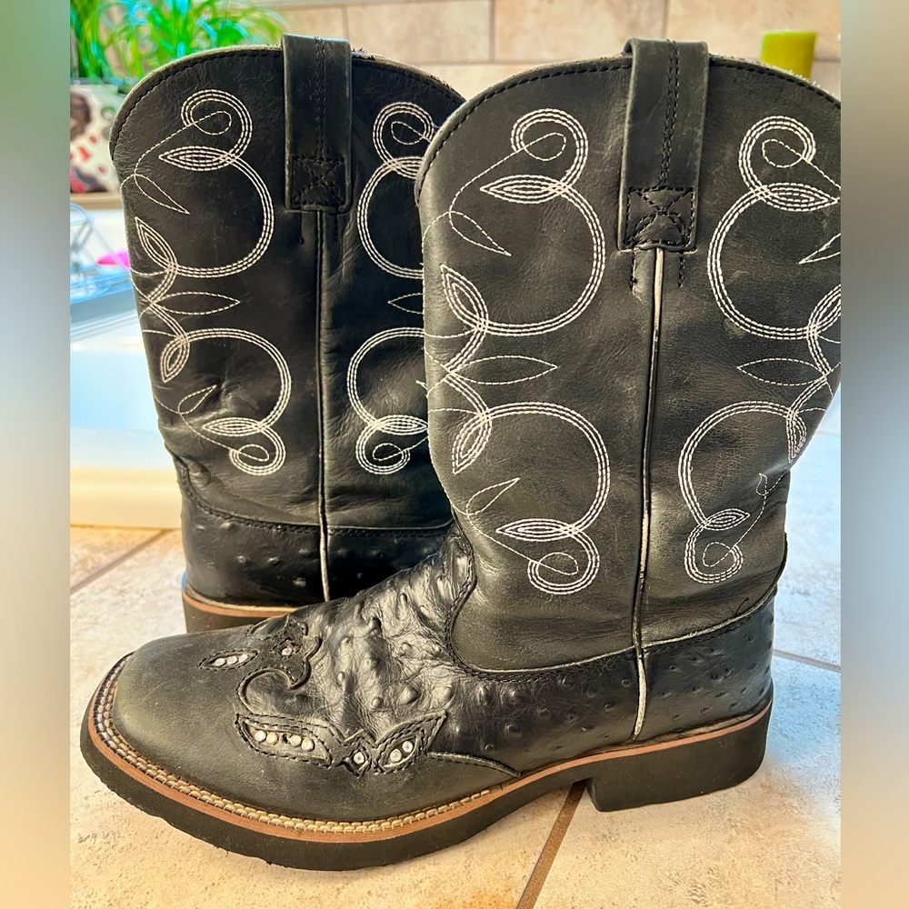 Roper Size 7 Black Boots